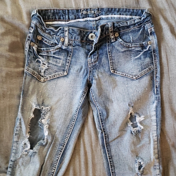 Distressed jean capris - Picture 2 of 3